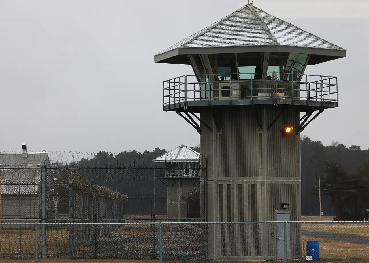 prison-4028830_1920.jpg