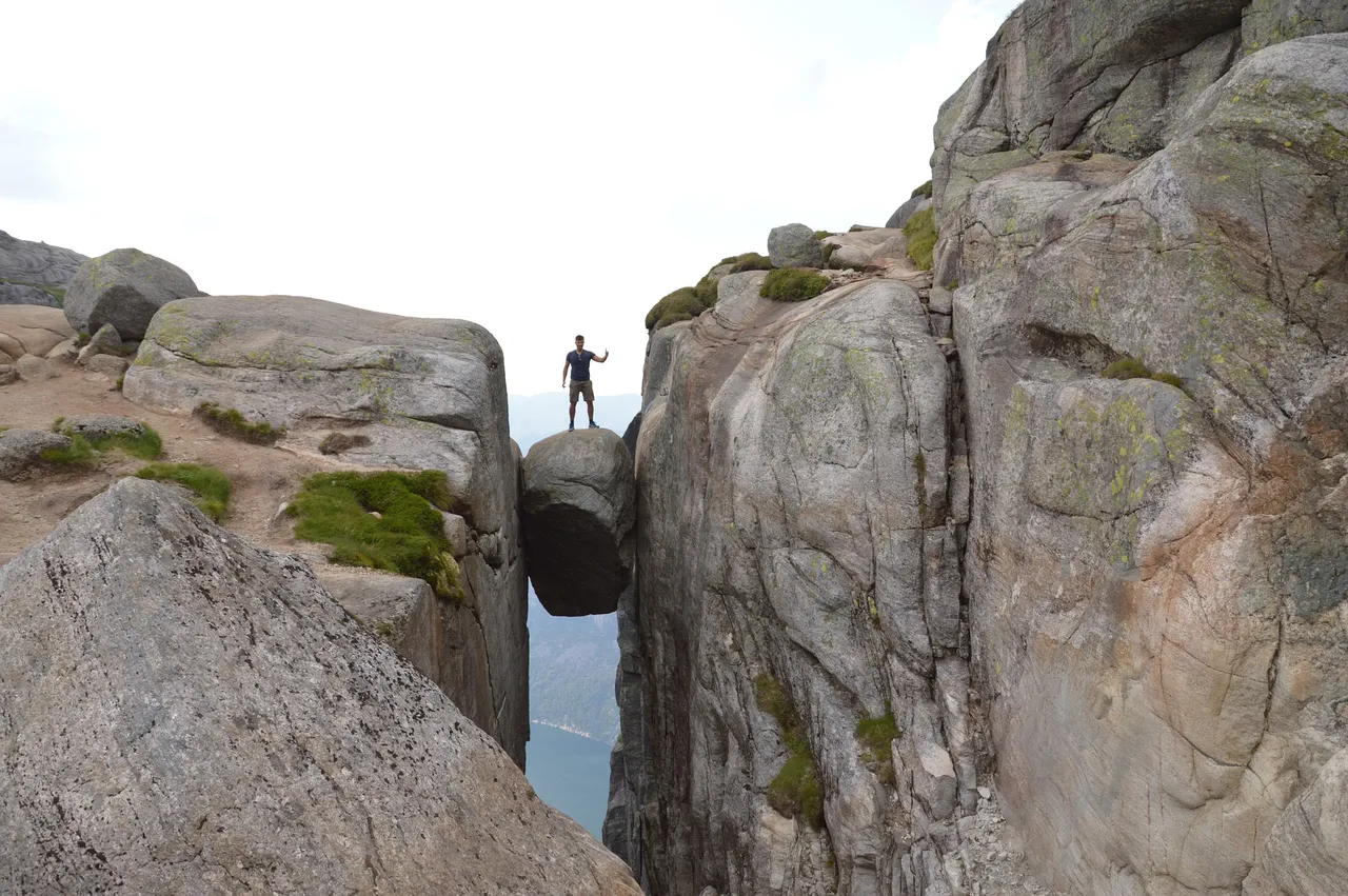 kjerag-1497995_1920.jpg