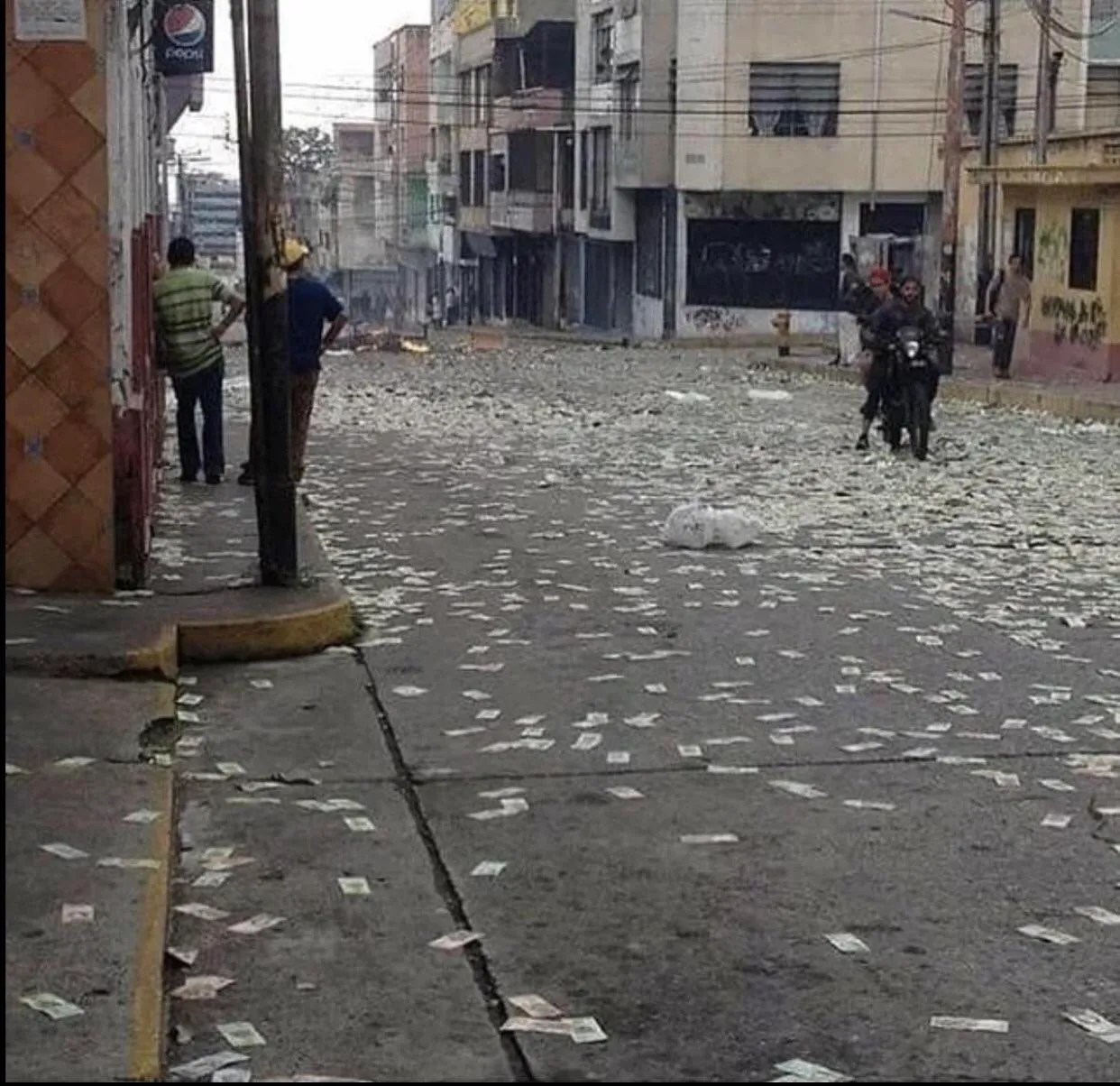 Venezuelan-bolivars.jpg