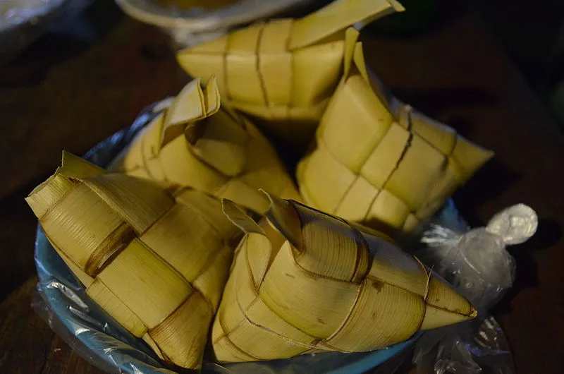 Puso_of_cooked_rice.JPG