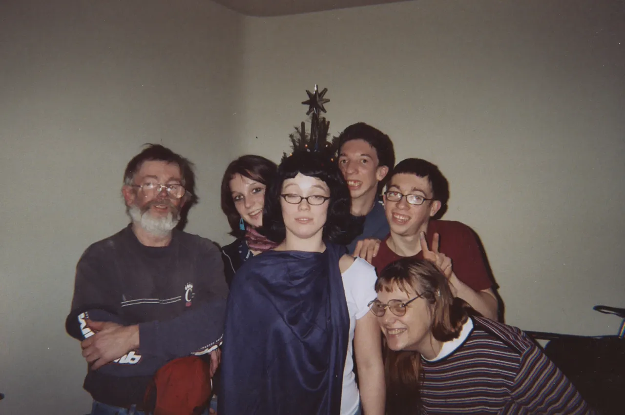 2004 Christmas-11.png