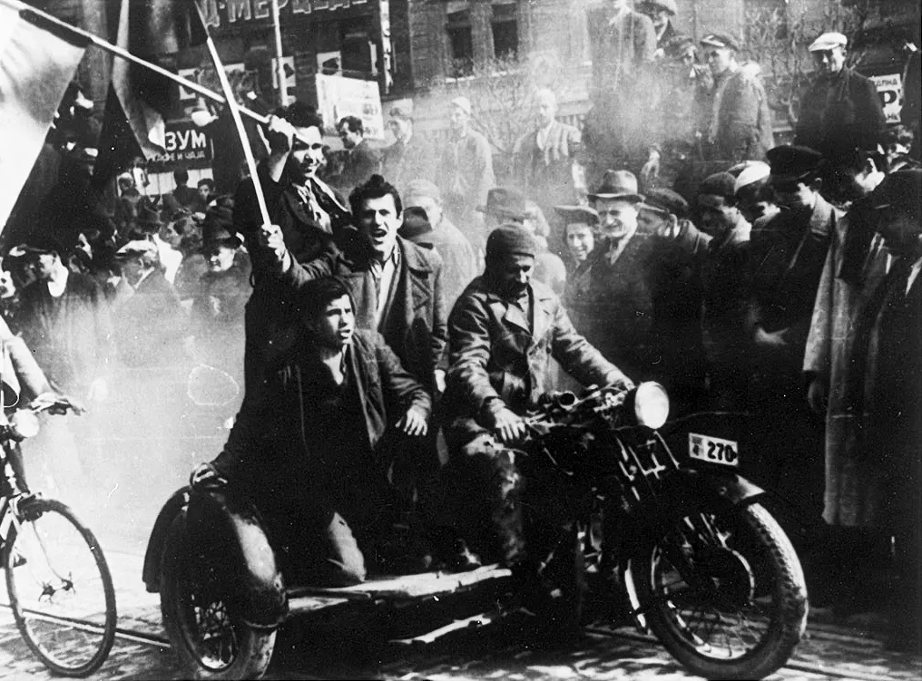 Demonstracije_u_Beogradu_27._marta_1941.jpg