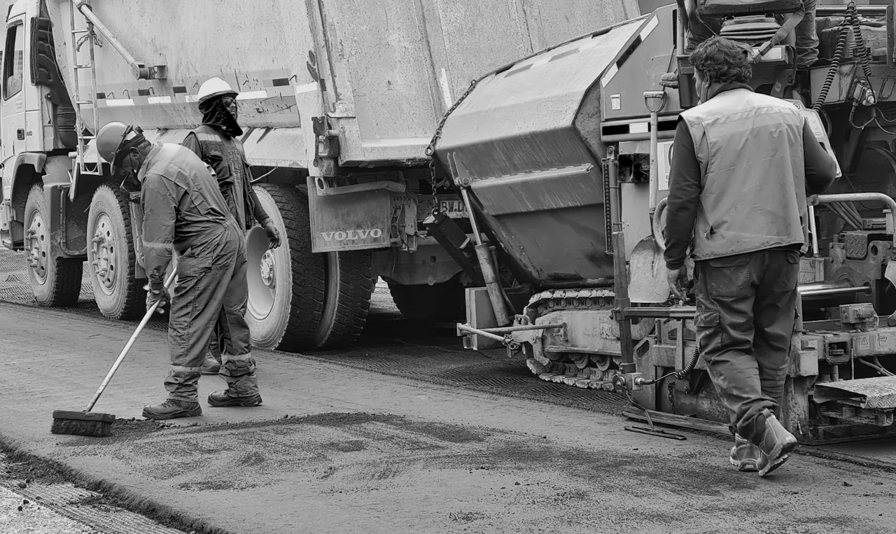 construction-work-001-bw.jpg