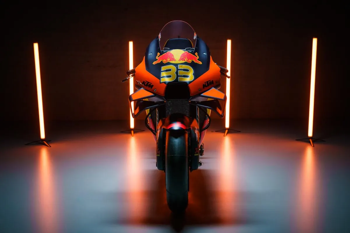 27.-MotoGP2021-RedBull-1.jpg