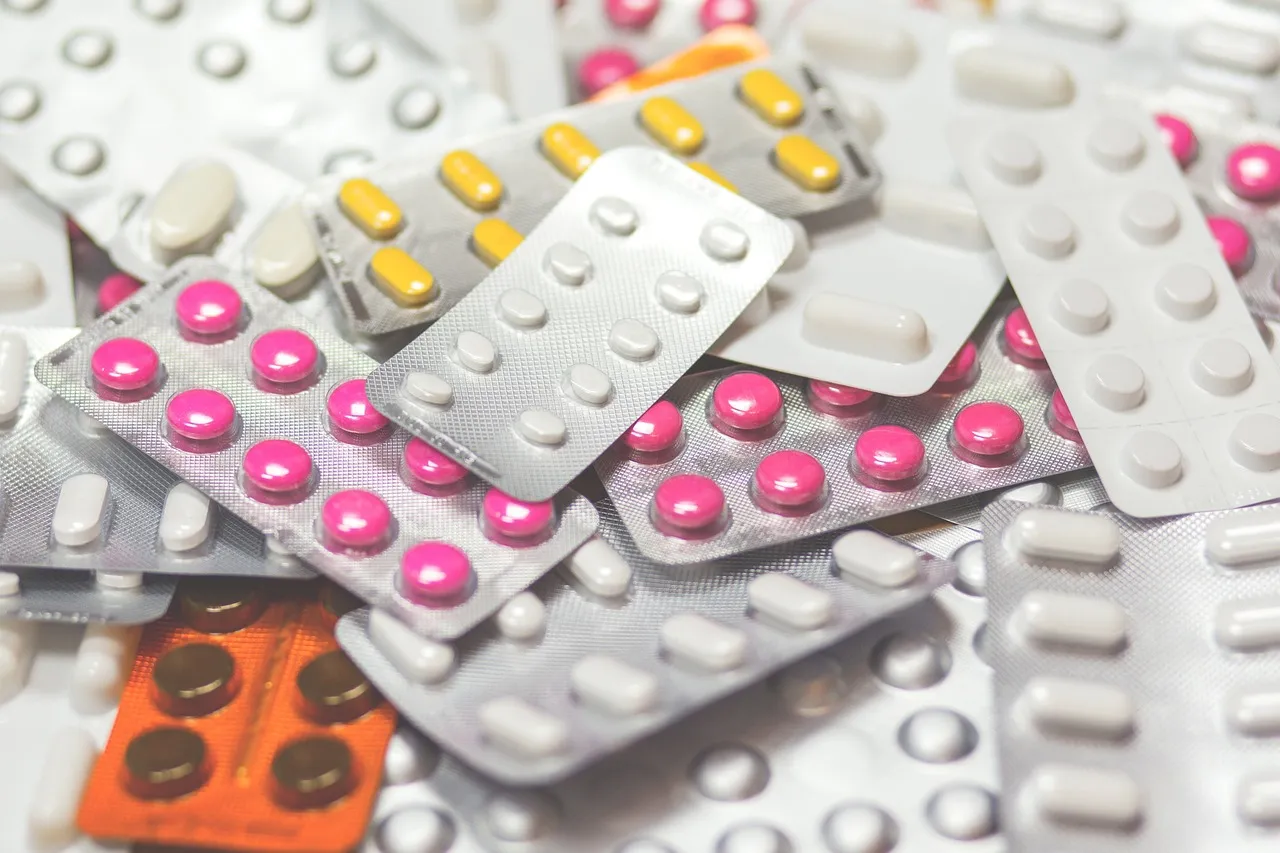 "medications-1853400_1280.jpg"