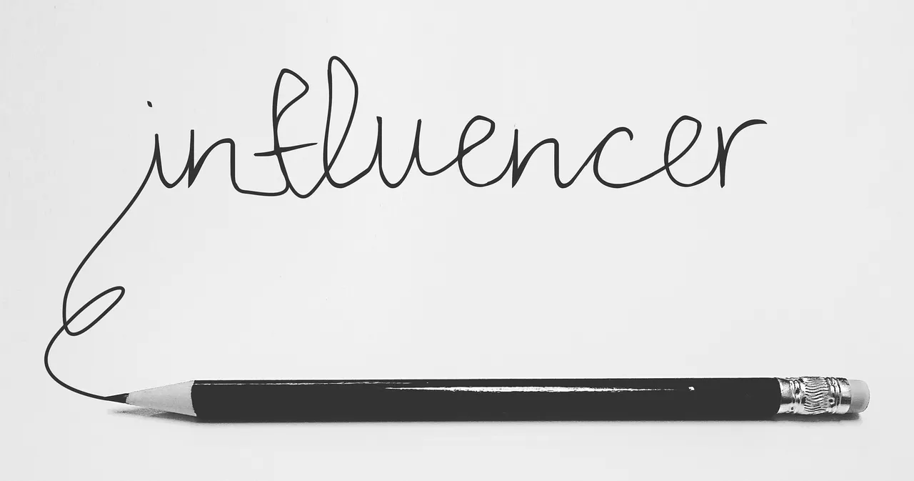 influencers-3151032_1920.png