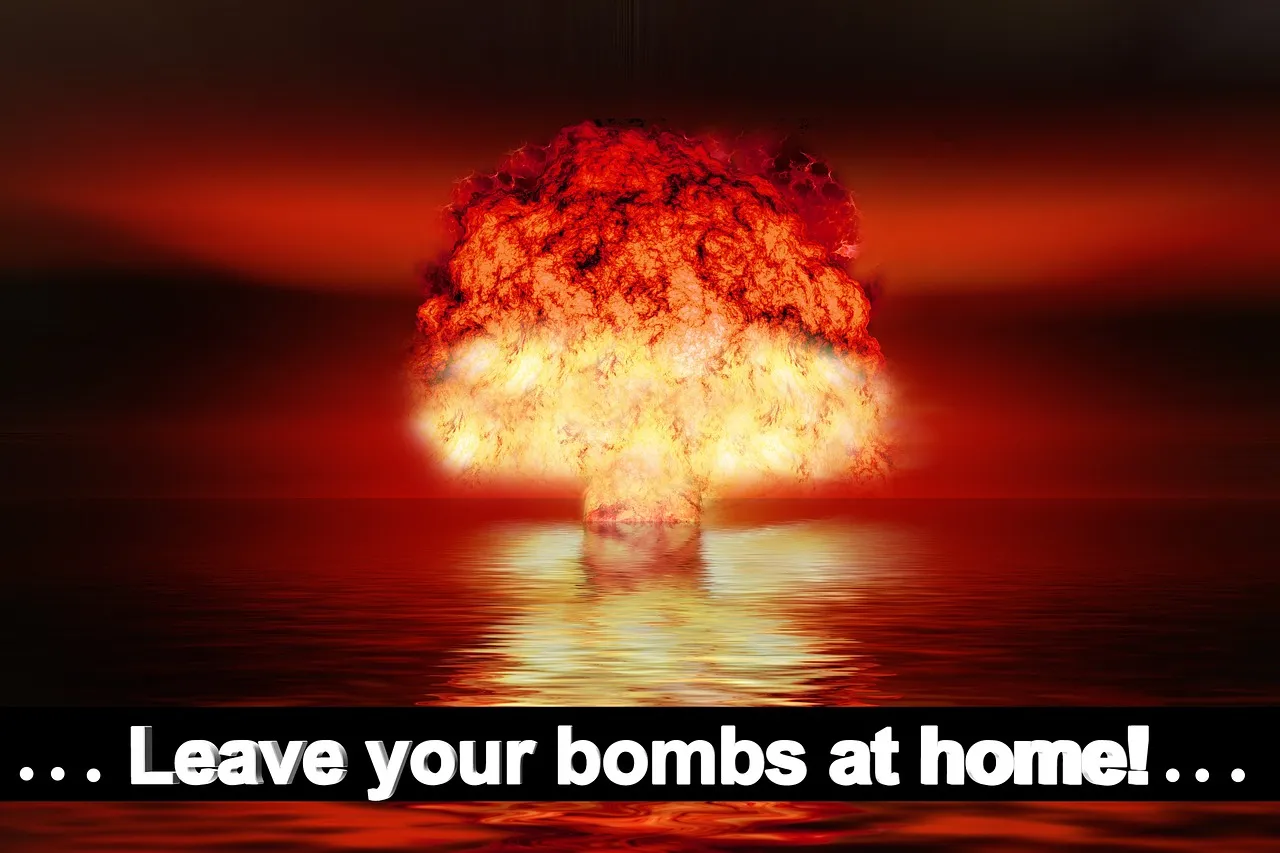 atomic-bomb-2621292_1280.jpg