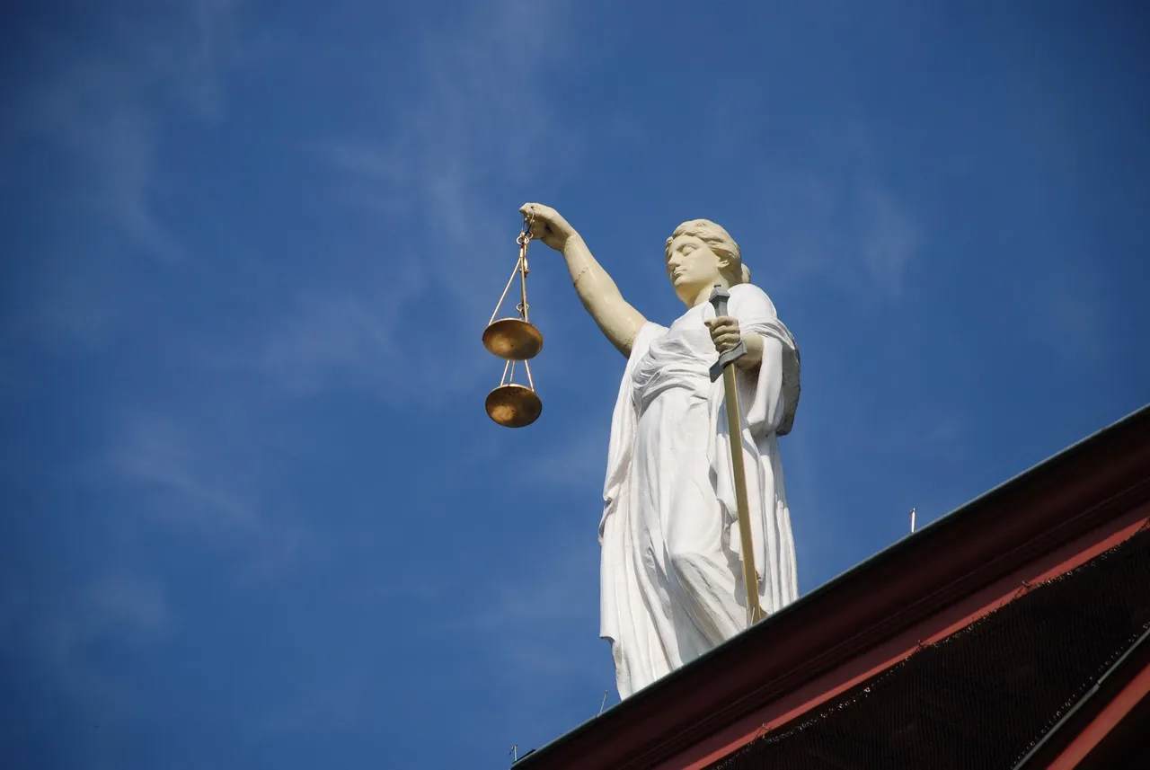 jurisdiction-677940_1920.jpg