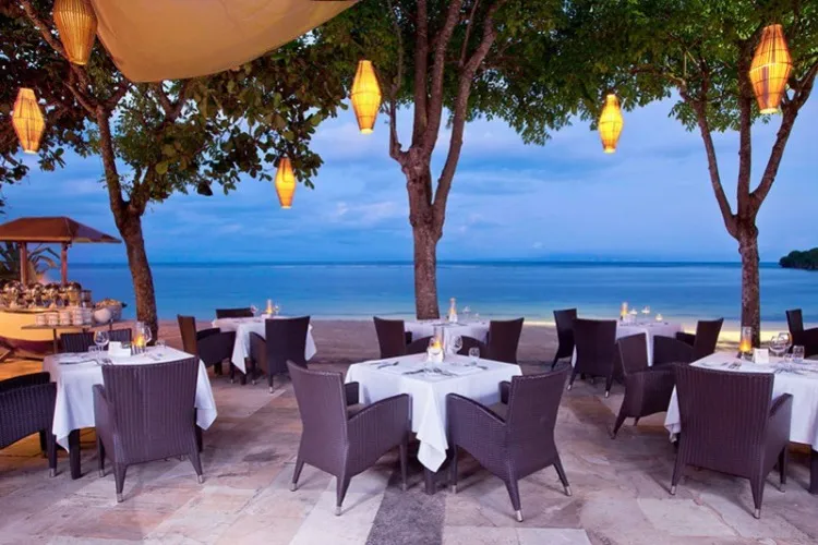 arwana-restaurant-bali-beach.jpg