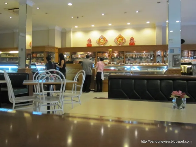 interior_rasa_bakery_cafe_bandung_1.JPG