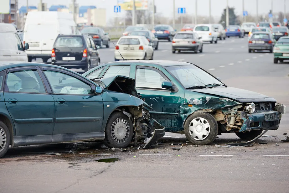 SHUTTERSTOCK_CAR_CRASH1.jpg