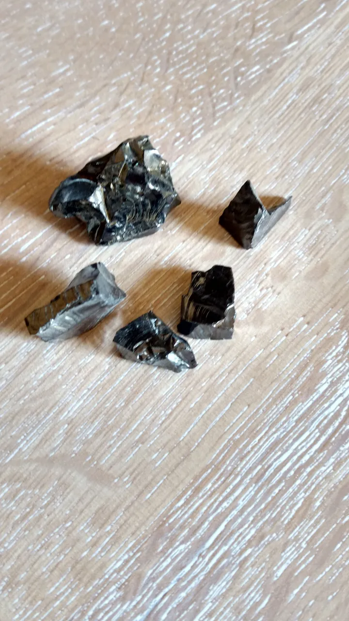 shungite rocks best.jpg