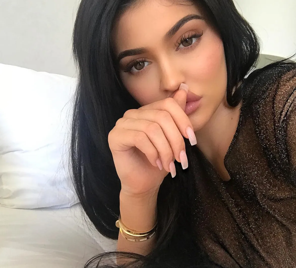 kylie-jenner-1509590631.png