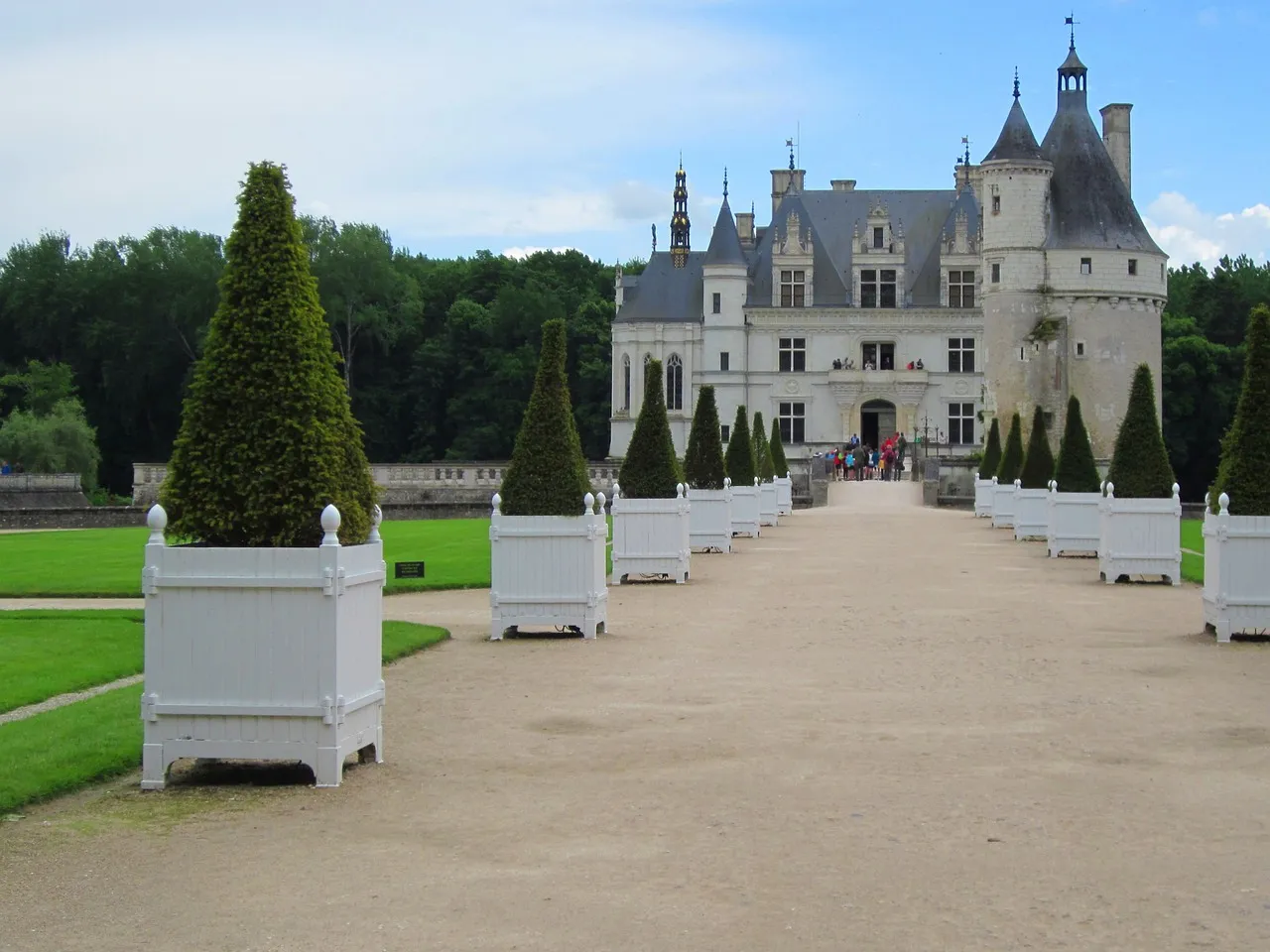 chenonceau-1005930_1280.jpg