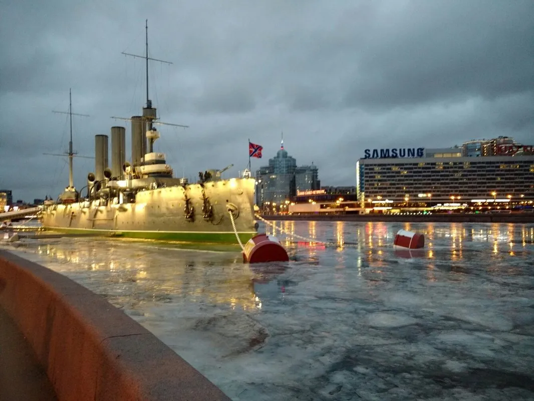 Как выглядит крейсер аврора в санкт петербурге фото