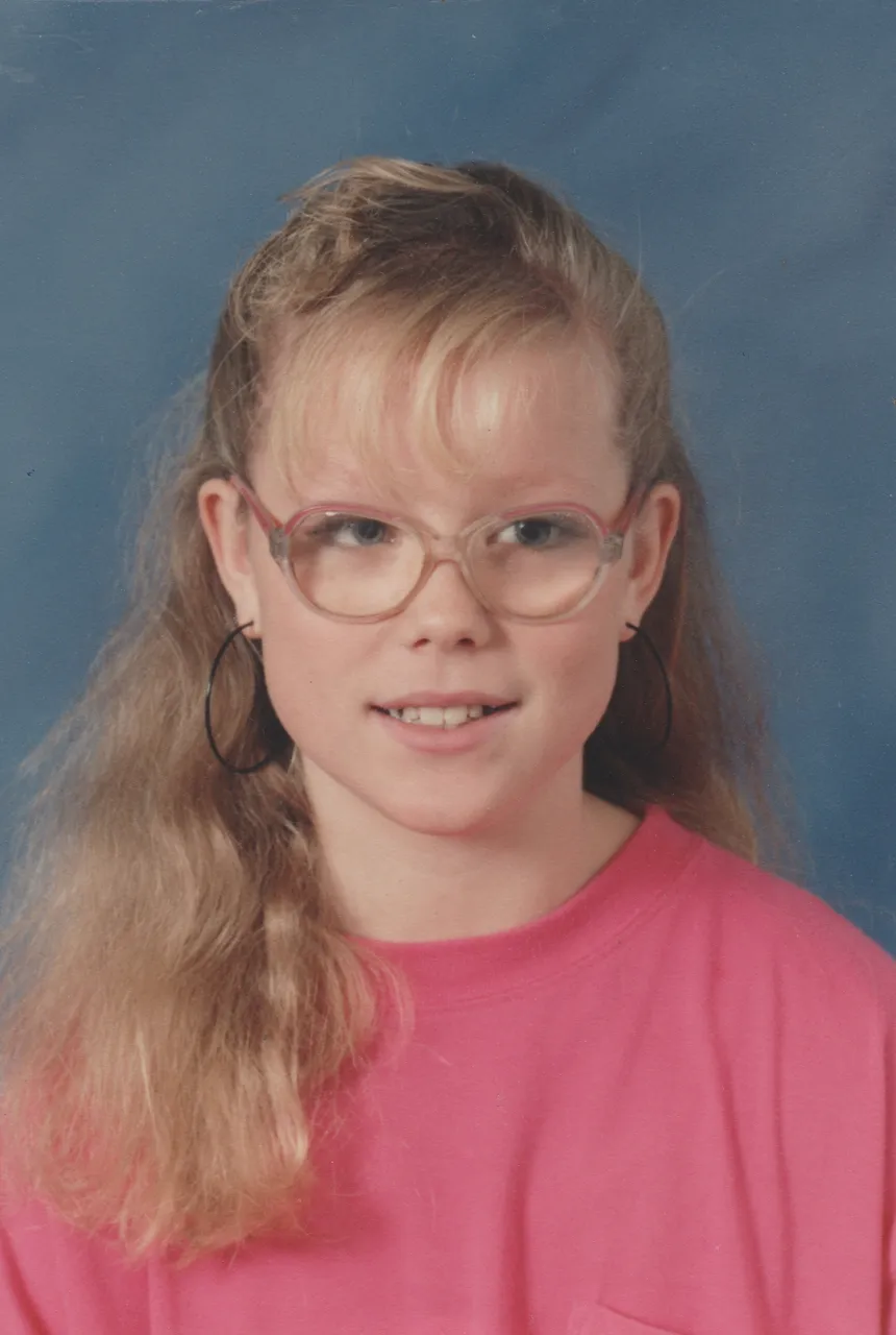 1992-10-31 - Katie Arnold -7th Grade School Picture Age 12.jpg