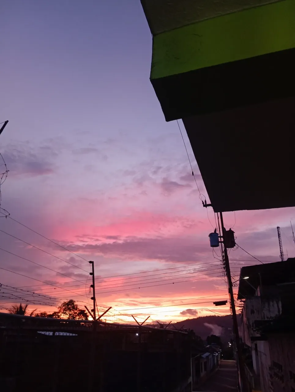 30j9MTyudTgUO3vq_1000663854.webp