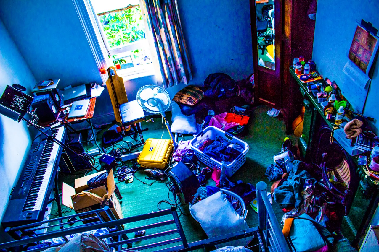 Pano messy artistic room.jpg