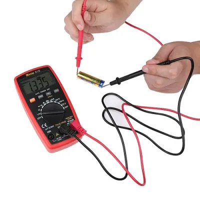 use-multimeter-measure-voltage.jpg