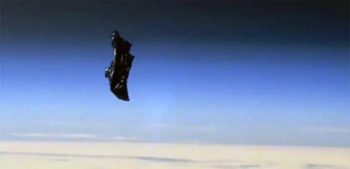 black-knight-satellite-700x338.jpg