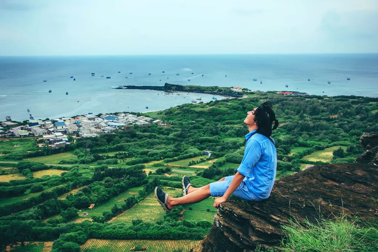 beautiful-cliff-freedom-531062.jpg