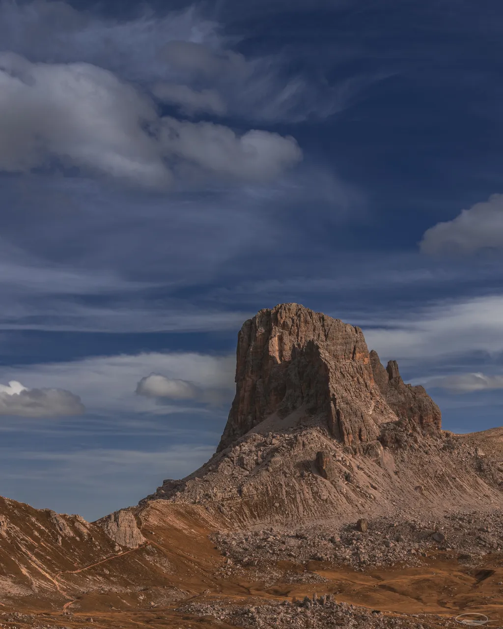 Hiking in the Dolomites: Passo di Giau to Lago Federa - Johann Piber