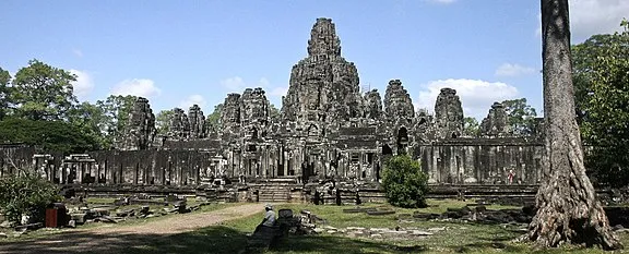 576px-Bayon_(4184833523)-1979175159.jpg