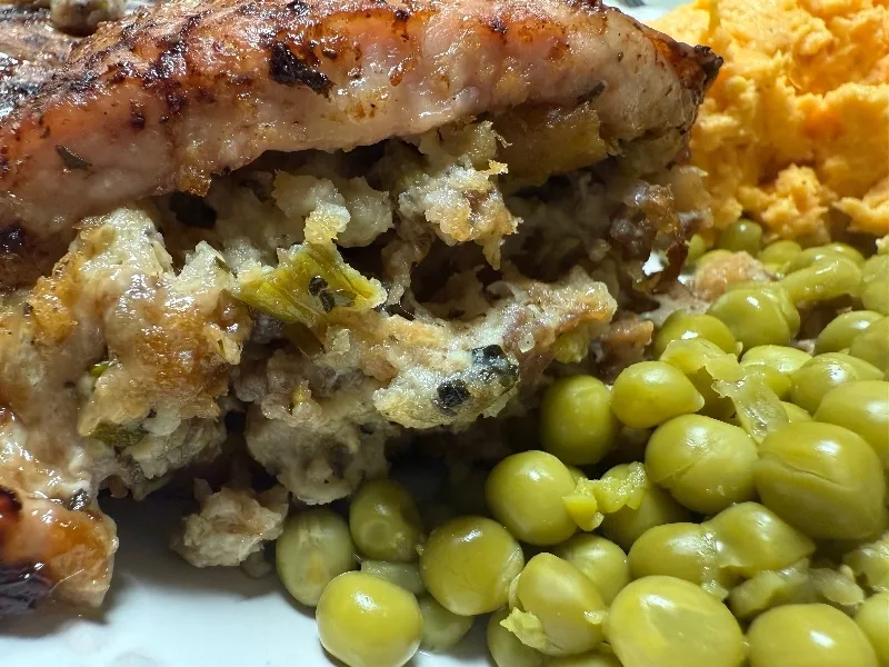 foodiesbeehive-stuffed-porkchops-11.jpg