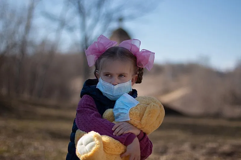 800px-Coronavirus_children_infected.jpg