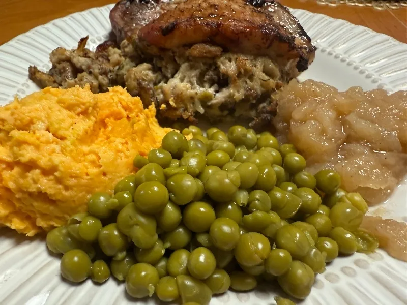 foodiesbeehive-stuffed-porkchops-10.jpg