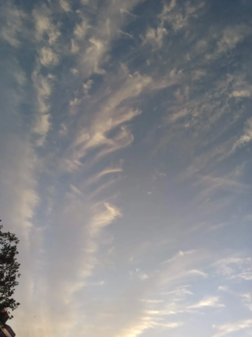 https://s3.us-east-2.amazonaws.com/partiko.io/img/joey-cryptoboy-mk-clouds-and-trails-3qtblpcy-1536776032093.png