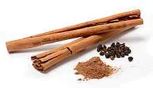 qlow-220px-Cinnamomum_verum_spices.jpg