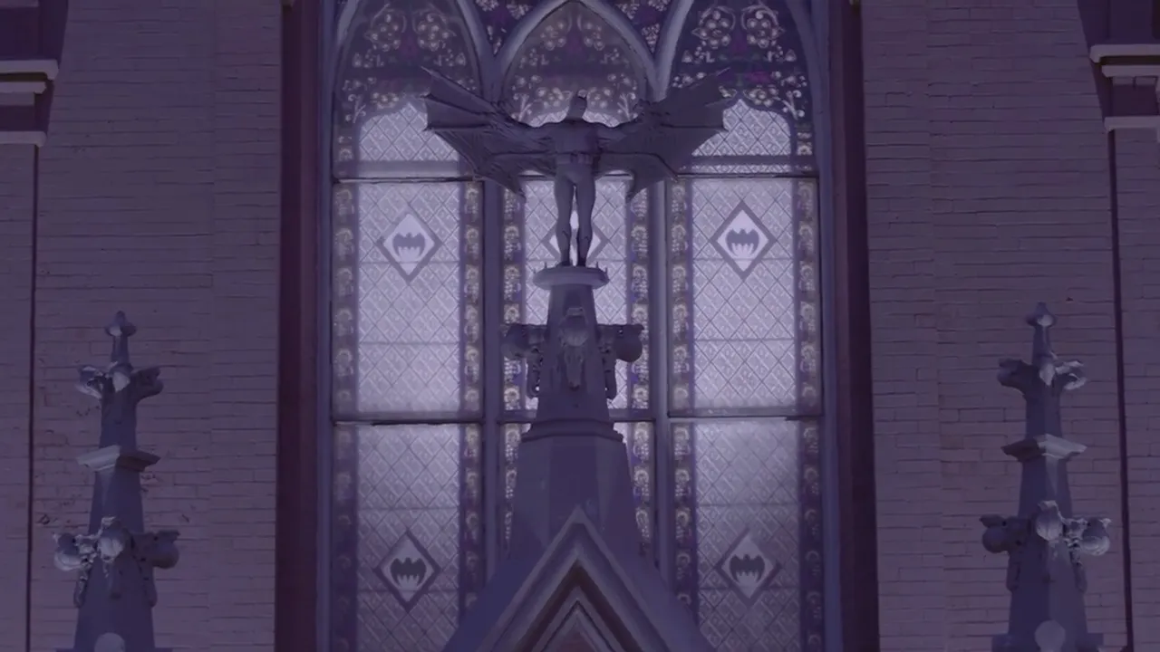 batman church edifice statue.png