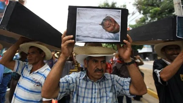 007-004-IMF-08-Honduras_Campesinos.jpg