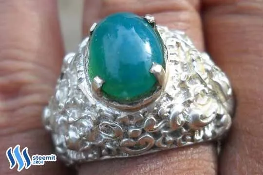 Batu Bacan Hijau Cincau 04.jpg