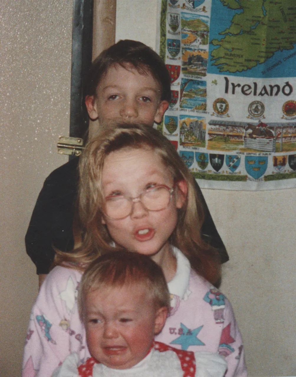 1990-12-31 - Monday - Crystal with all her siblings, Katie, Rick, Joey, at the 163 living room-2.png