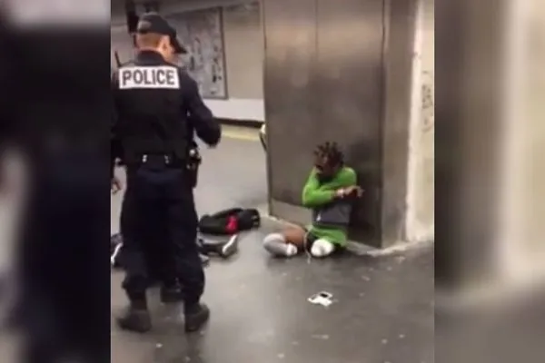 frenchpolicehomeless4cb16.jpg