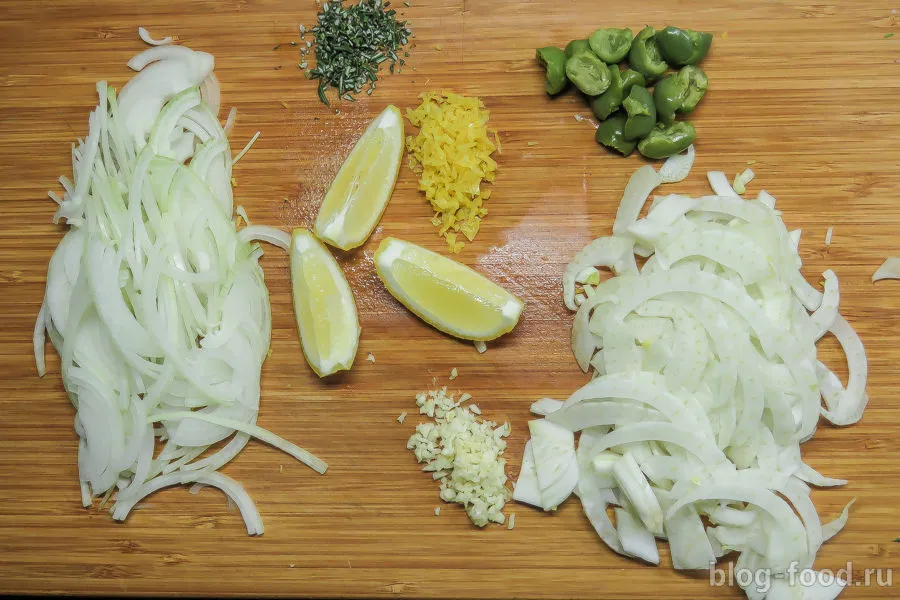 Chicken with fennel, lemon and onion