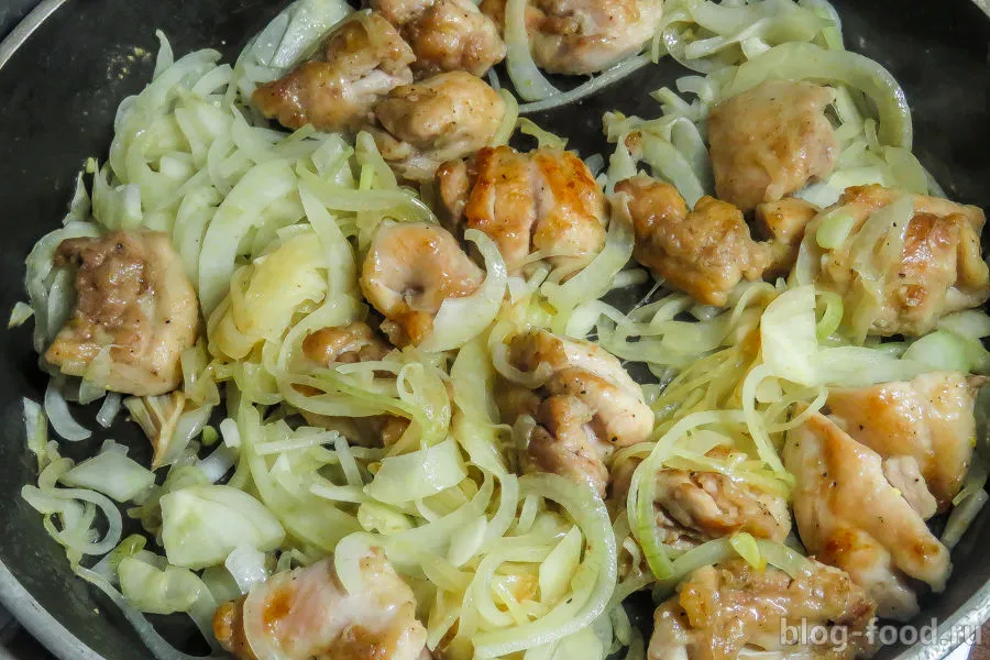 Chicken with fennel, lemon and onion