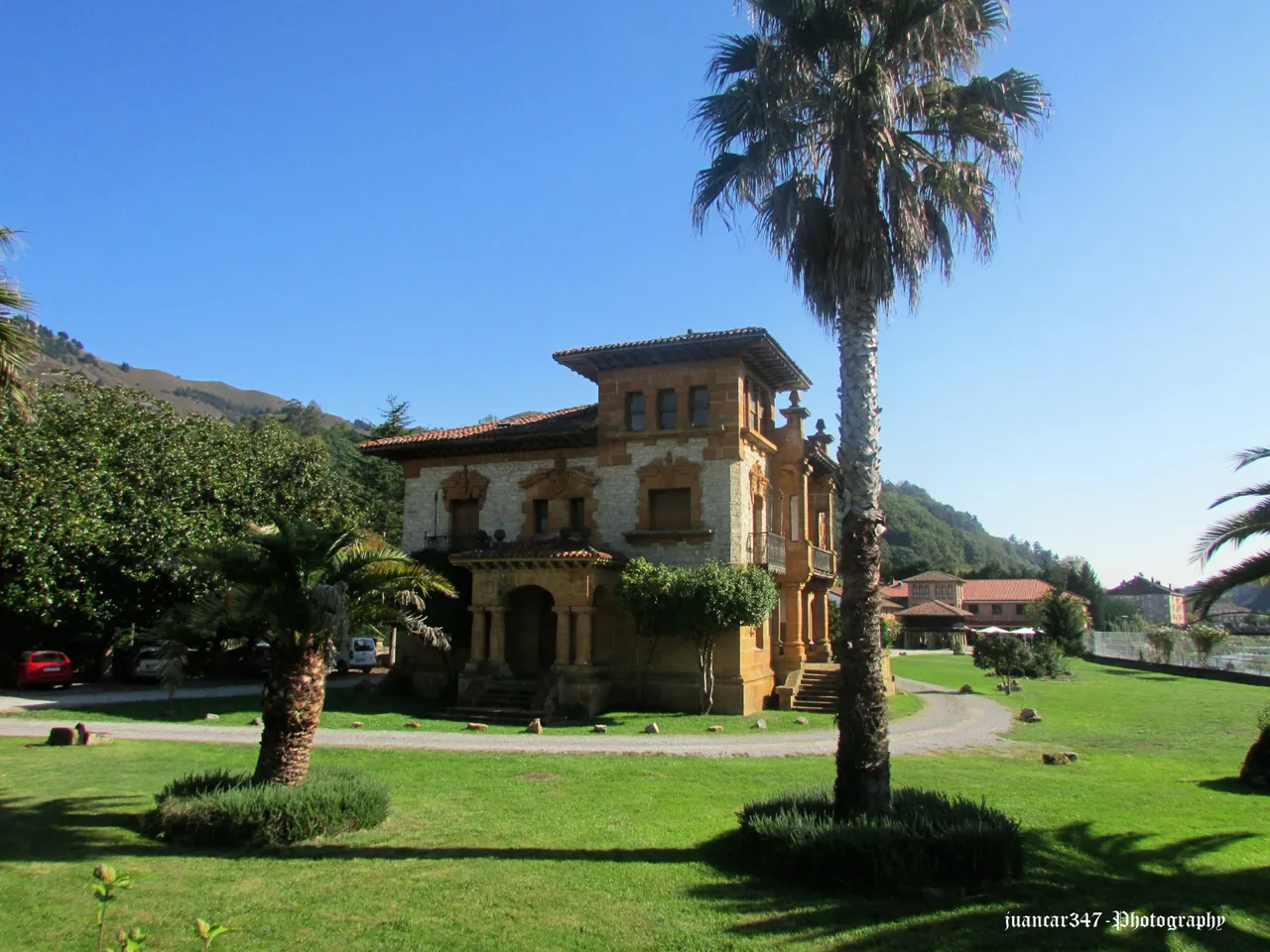 Cangas de Onís: Indian palace