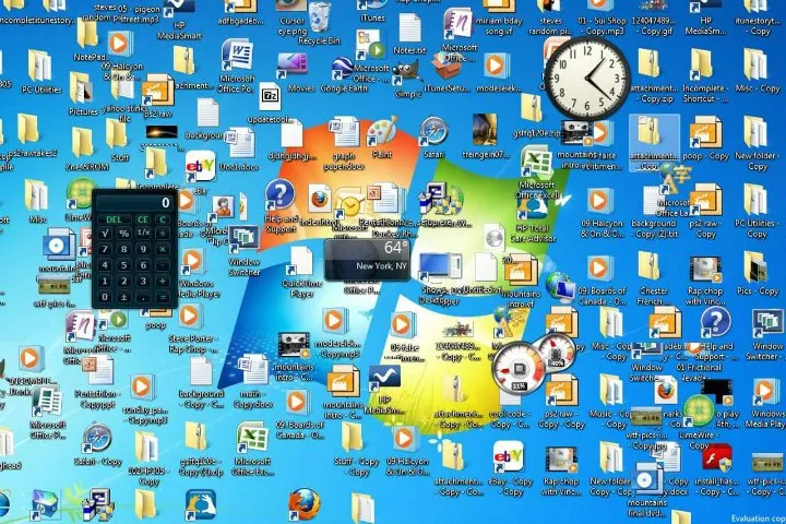 single_tasking_messy_desktop_RZ720.jpg