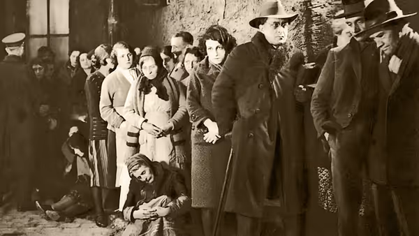 Film Review: The Joyless Street (Die freudlose Gasse, 1925)