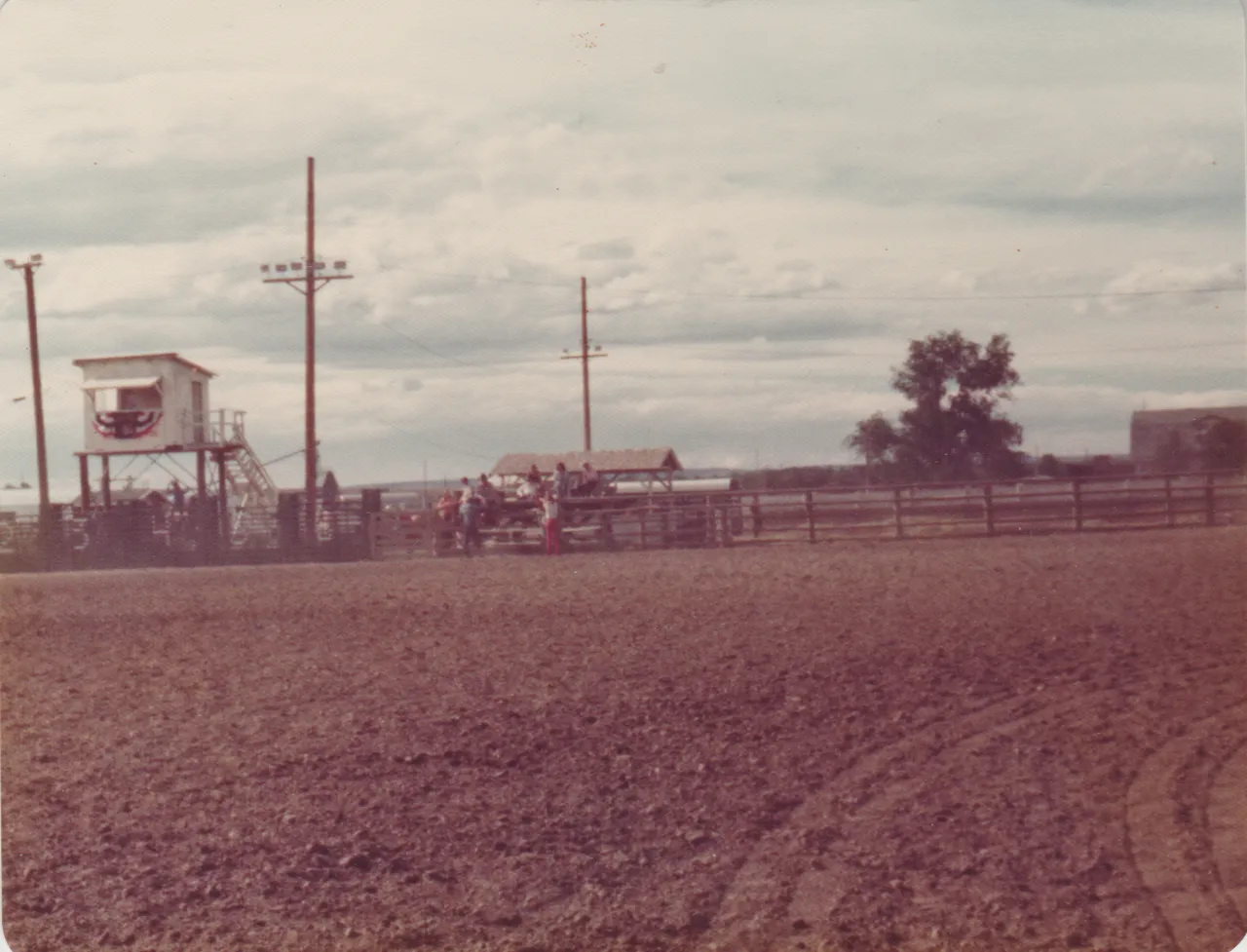 1975-07 - Rodeo in Burns, Oregon, from July of that year, 5pics-3.png