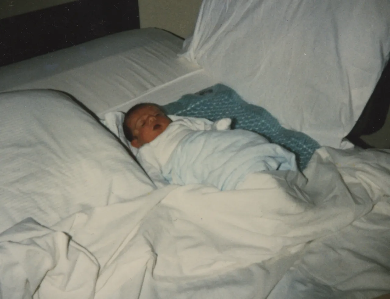 1985-02-11 Joey Arnold Newborn 02.png