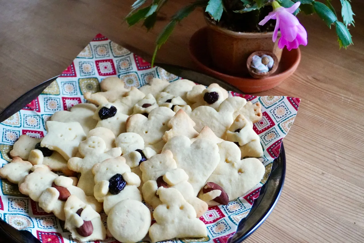 Cookies I made with my daughter @monster.factory