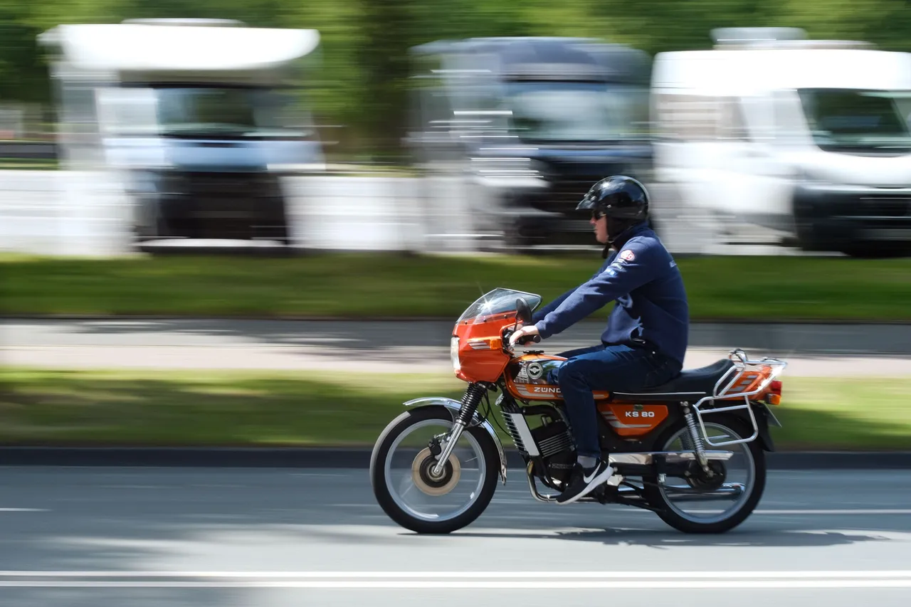 DSCF8458-pxp1-moto-zundapp.jpg