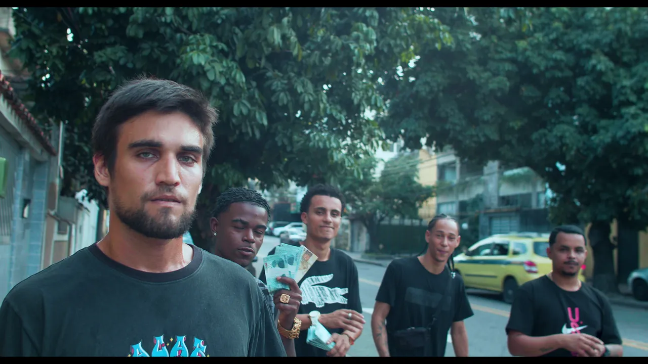 MONTAGEM Copiar 01.00_00_02_10.Quadro002.png
