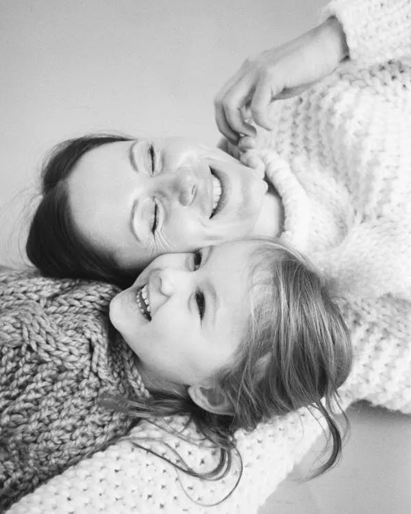 free-photo-of-mother-and-daughter-sharing-a-happy-moment.jpeg