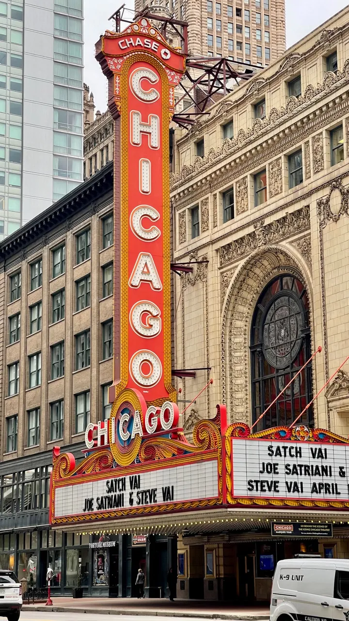 ChicagoTheatre3.jpg