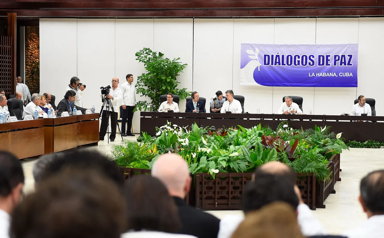3. PAZCOL FARC_EP 2016.jpg